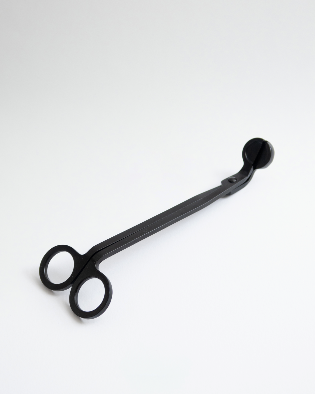 lavure-vela-corta-pabilo-negro-1